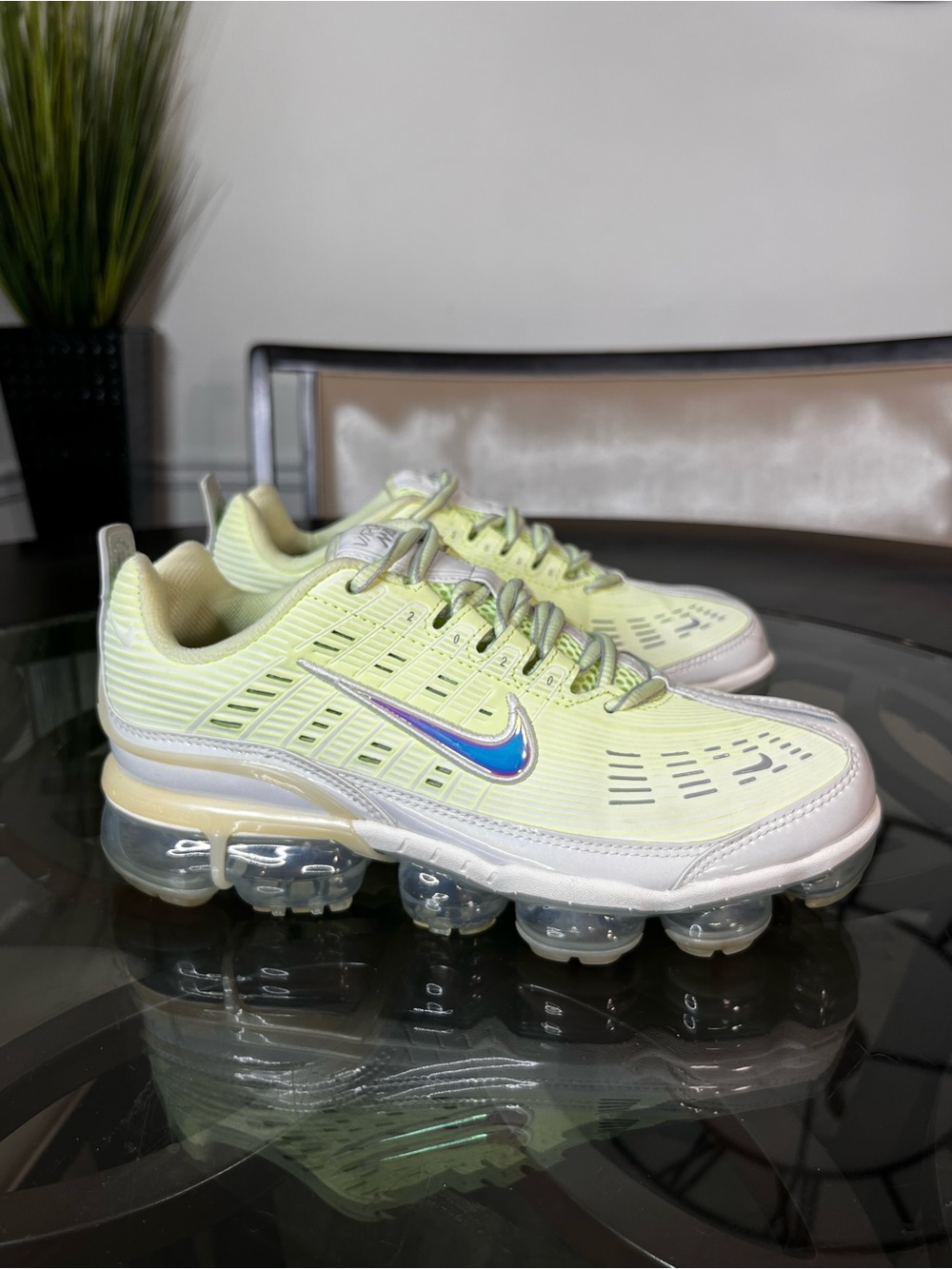 New Nike Air Vapormax 360
Volt Grey Womens Sz 9.5